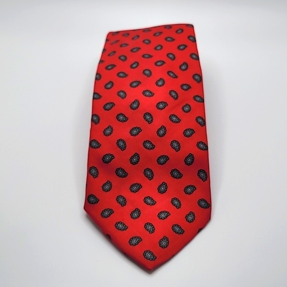 Wilson's Red Paisley Men's Tie Made in USA - Picture 1 of 3